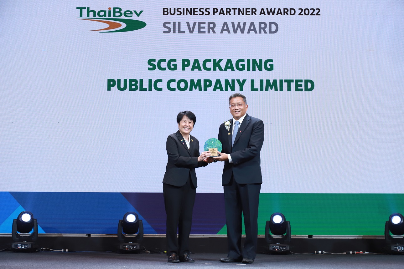 SCGP receives Honorary Business Partner Award from ThaiBev, confirming the strong partnership for sustainability