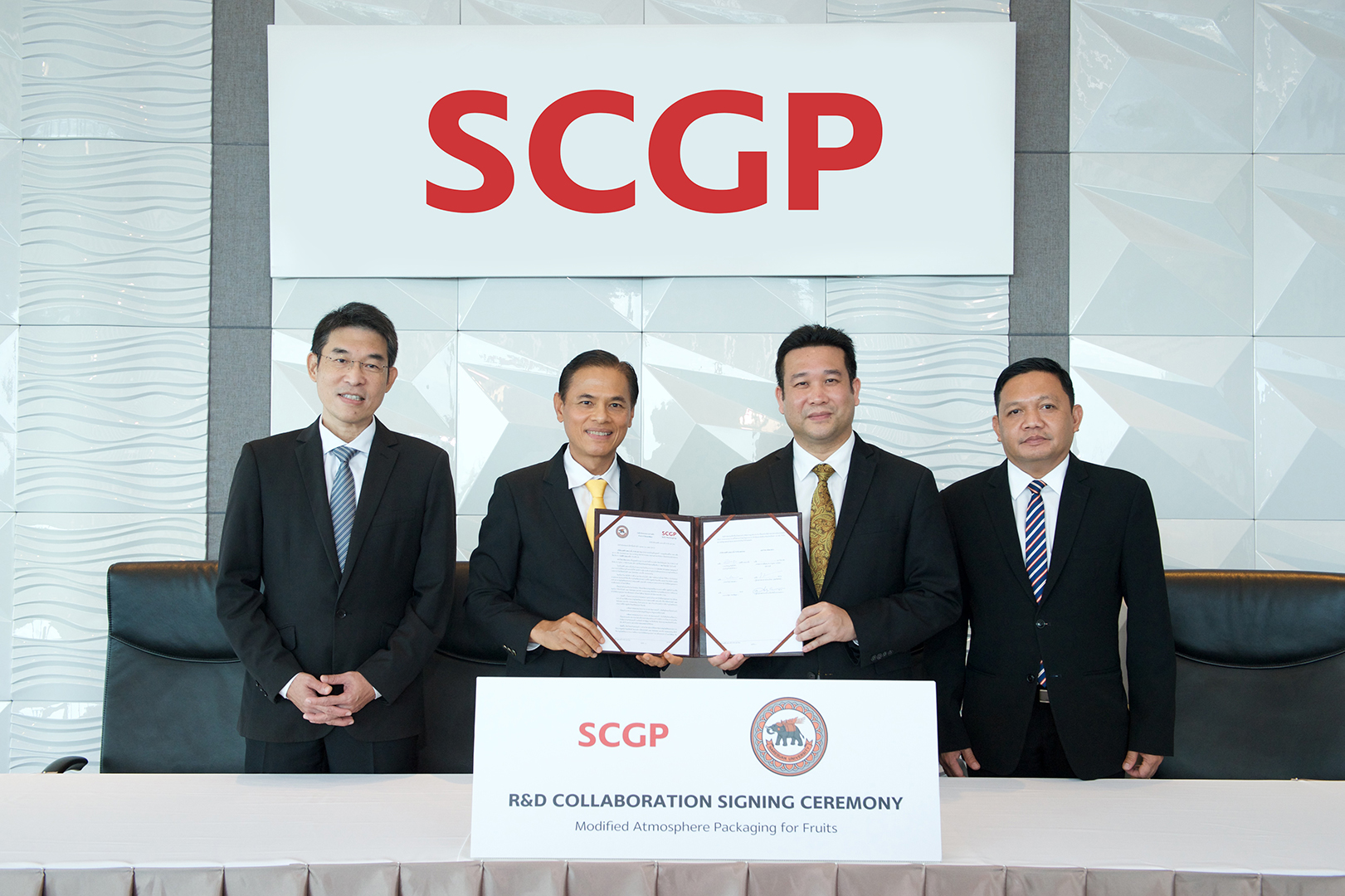 SCG signs MoU to collaborate the research and development of Modified Atmosphere Packaging for fresh agricultural products