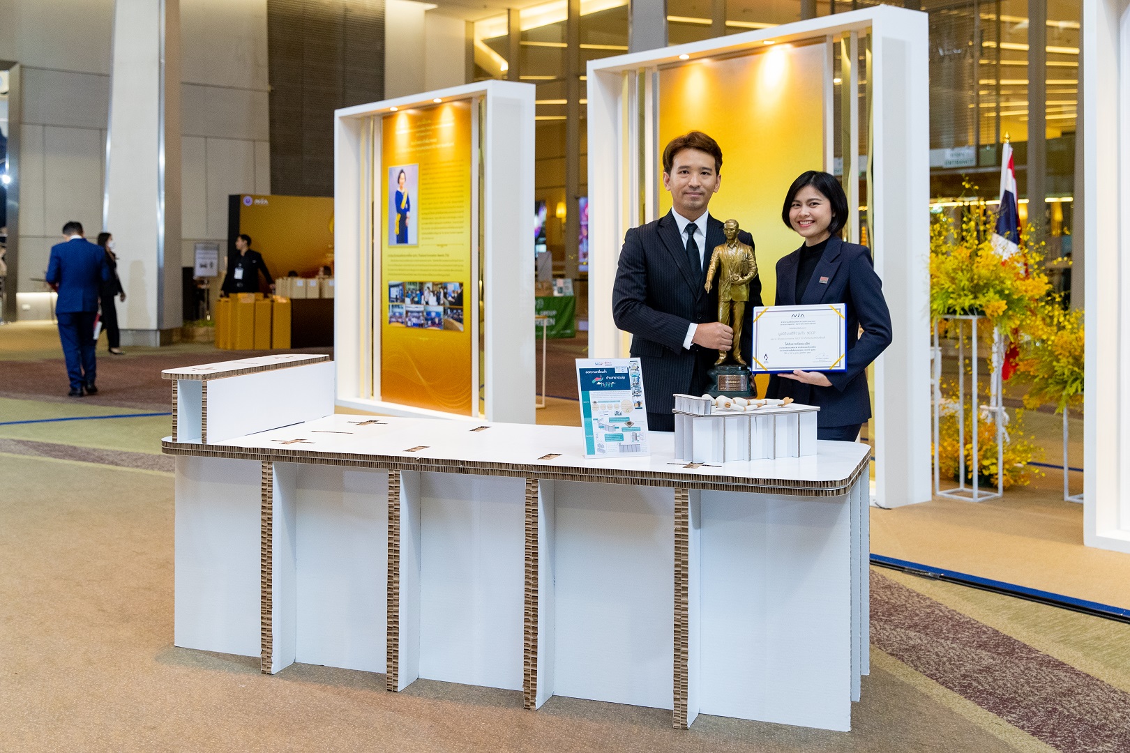 มูลนิธิเอสซีจี ร่วมกับ SCGP คว้ารางวัลชนะเลิศ  นวัตกรรมเตียงกระดาษ ออกแบบโดย SCGP สำหรับออกหน่วยแพทย์เคลื่อนที่  จากสำนักงานนวัตกรรมแห่งชาติ (NIA) ตอกย้ำแนวคิดสร้างสรรค์ เน้นตอบโจทย์การใช้งาน ลดเหลื่อมล้ำในสังคม