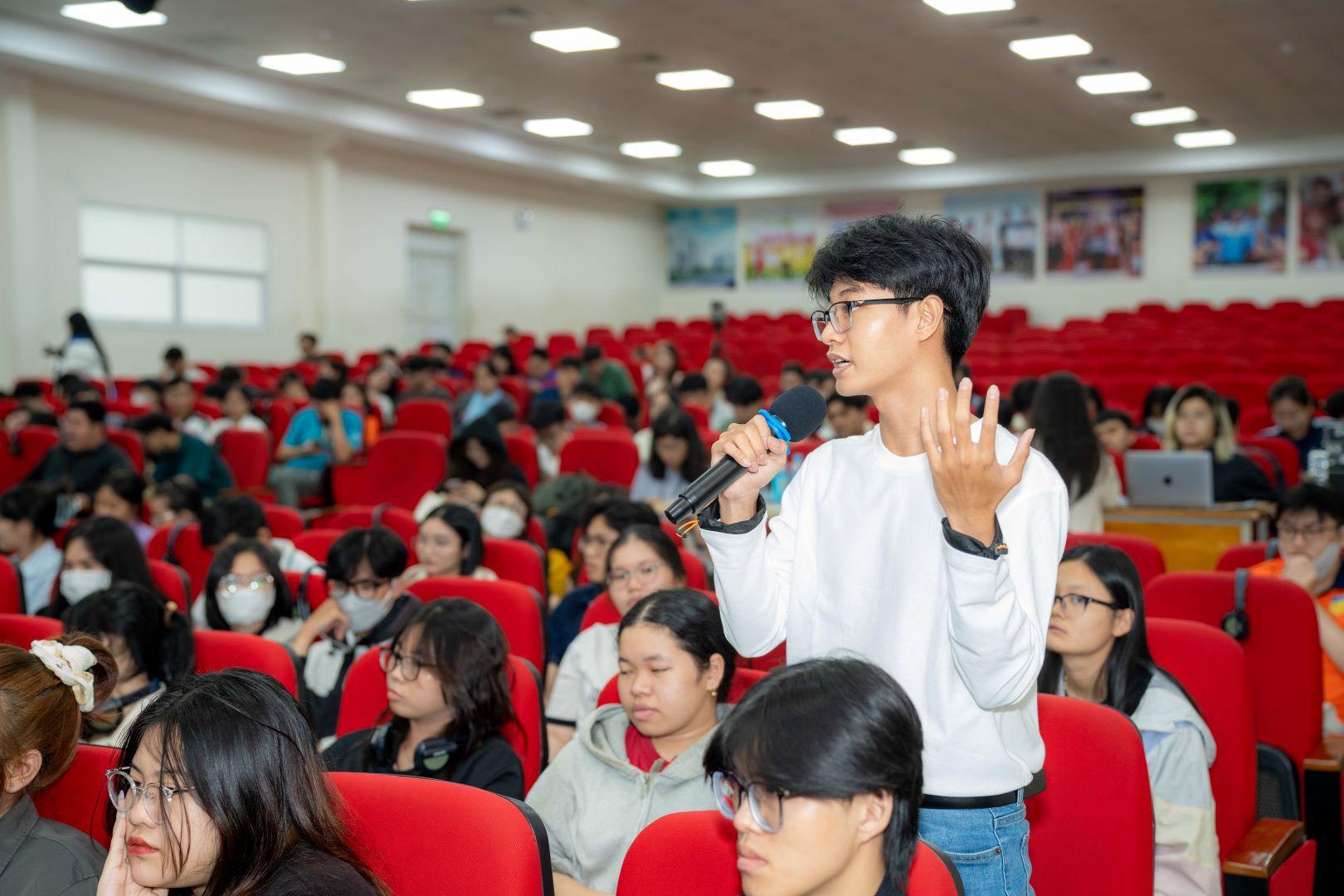 SUSTAINABLE PACKAGING: GEN Z SHAPING THE FUTURE OF PACKAGING DESIGN