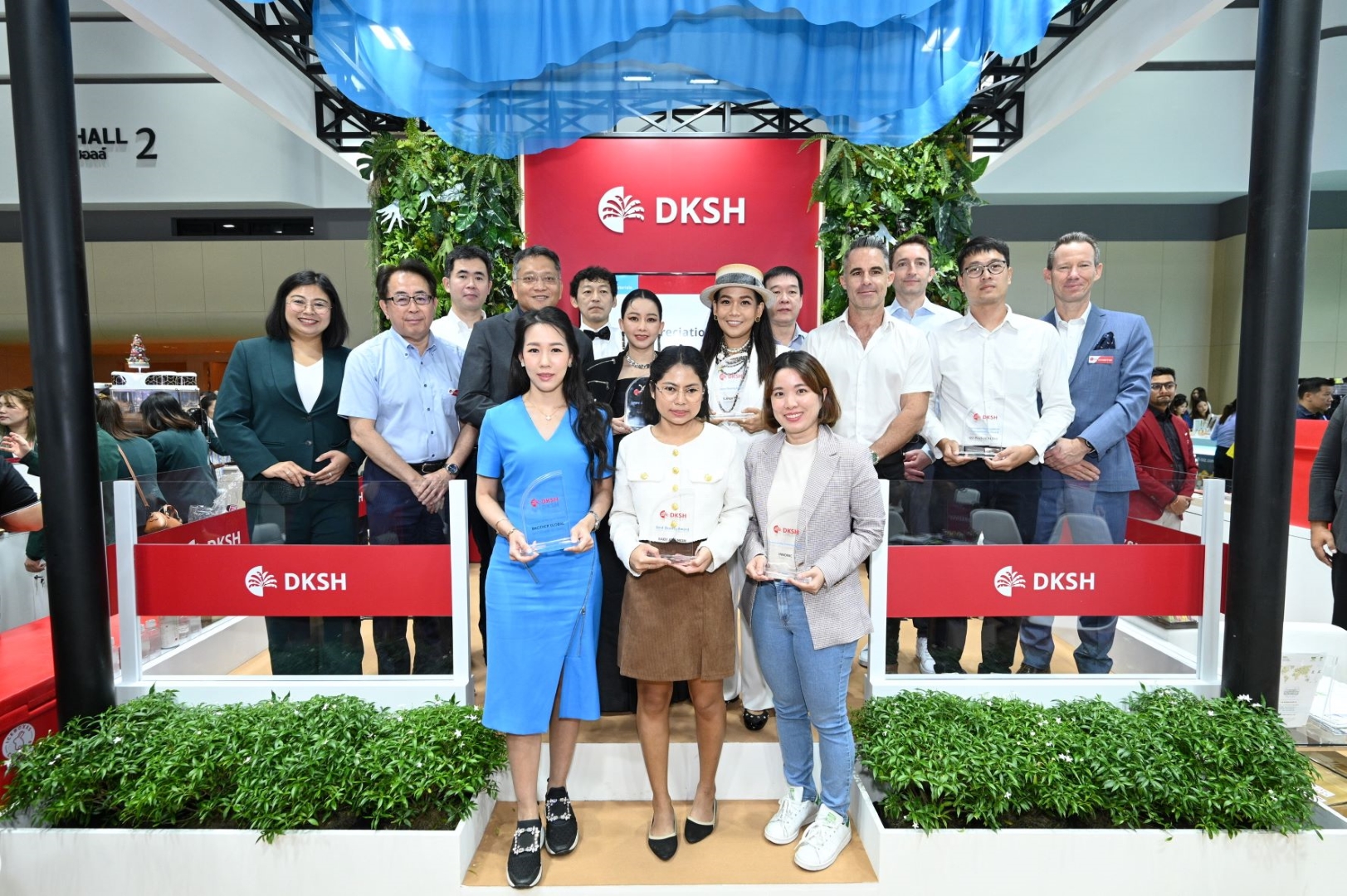 HOLIS by SCGP received an award from DKSH for product development using probiotic microorganisms from Morinaga